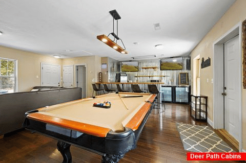 Pool Table 7 Bedroom Vacation Home Sleeps 24 - Crestview Estate