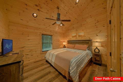 5 Bedroom 5 Bath Cabin Sleeps 16 - Fiddler's Friend