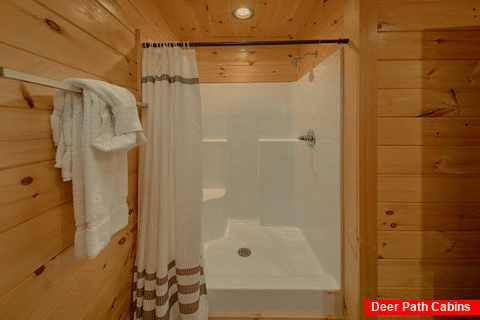 5 bedroom Cabin with Walk in Showers - Fiddler's Friend