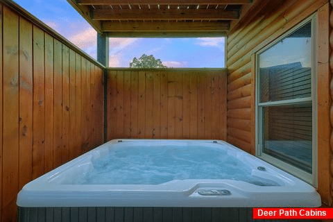 Private Hot Tub 5 Bedroom Cabin Sleeps 16 - Fiddler's Friend