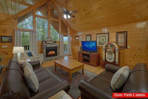 Premium 4 Bedroom Cabin with Fireplace - Knockin On Heaven's Door