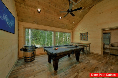 4 bedroom cabin game room with arcade games - Never Gonna Leave