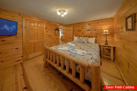 Pigeon Forge cabin rental with 2 queen bedrooms - A Step Away