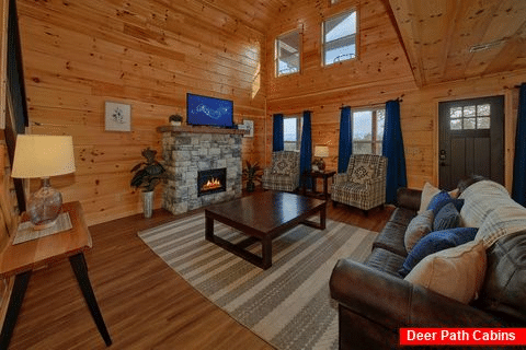 3 bedroom cabin with living room fireplace - Bandit Lodge