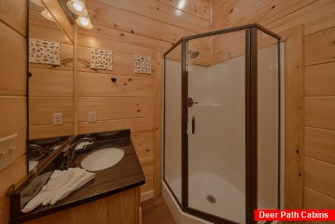 Private bath in 3 bedroom Indoor Pool cabin - Bandit Lodge