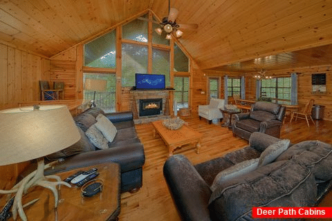 4 Bedroom 3.5 Bath Cabin Sleeps 12 - Grand Getaway Cabin