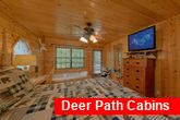 Beautiful 4 Bedroom Cabin with Master Bedroom 