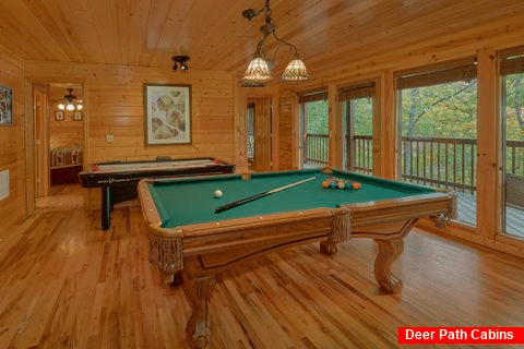 Game Room 4 Bedroom Cabin Sleeps 12 - Grand Getaway Cabin