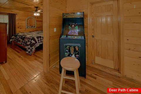 4 Bedroom with Arcade Pool Table and Air Hockey - Grand Getaway Cabin