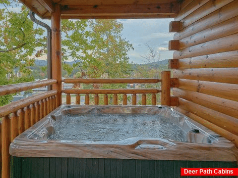 Pigeon Forge cabin with Hot tub and Private Pool - Huckleberry Lodge