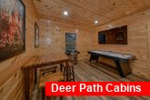 4 bedroom cabin with Game Room and air hockey 