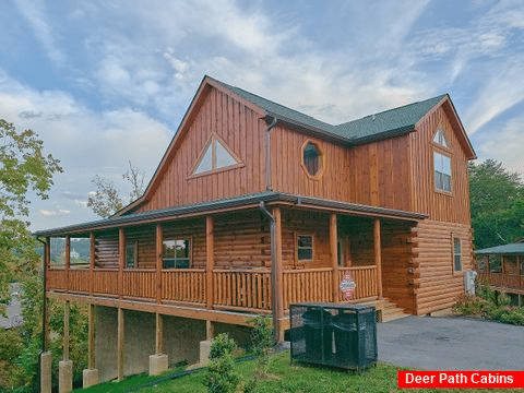 4 bedroom cabin on Parkway in Pigeon Forge - Huckleberry Lodge