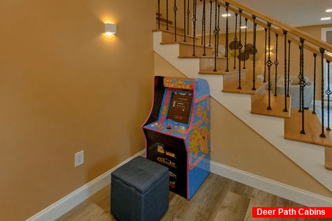 Arcade game and pool table in 3 bedroom cabin - Cardinals Creek III