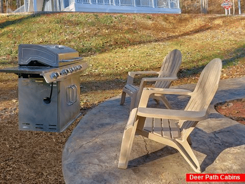 Cabin near Gatlinburg with grill and hot tub - Cardinals Creek II