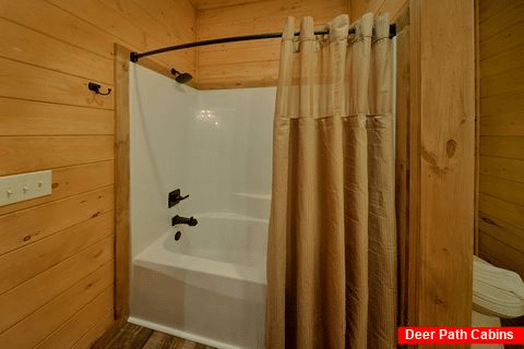 Jack and Jill Full Bathroom with Tub and Shower - Stay'N Play