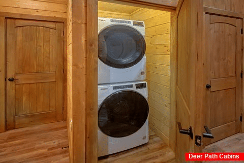 4 Bedroom Cabin with Full Size Washer and Dryer - Stay'N Play