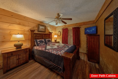 King Bedroom with Cable TV and WiFi - Bear Creek Ridge