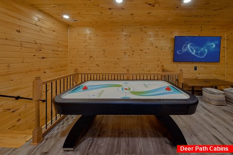 Beautiful 2 Bedroom Cabin with Air Hockey Table - Reset and Relax