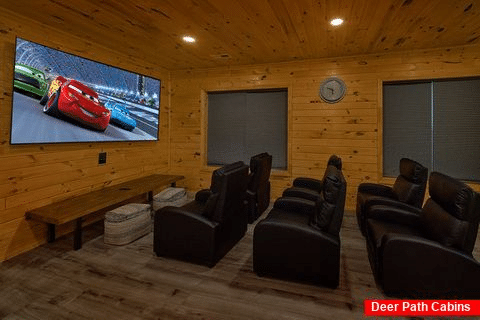 Large 2 Bedroom Cabin with Theater Room - Reset and Relax