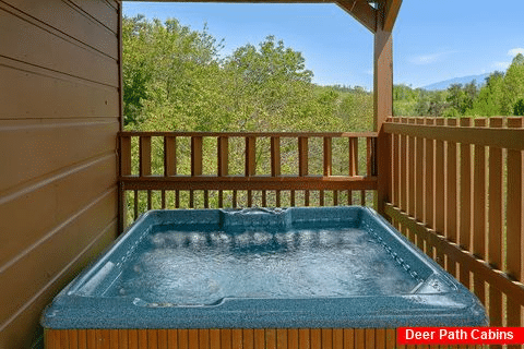 Pigeon Forge Cabin with Hot Tub - Crosswinds