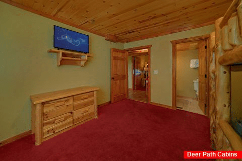 8 Bedroom cabin with Large Bedrooms - Marco Polo