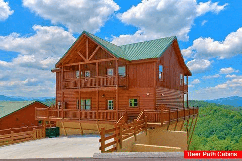 Spacious 4 Bedroom Cabin with Mountain Views - Zennessee Luxe