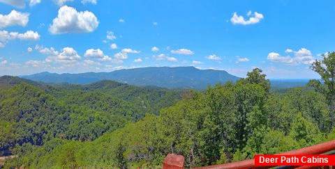 Amazing Smoky Mountain Views from Cabin - Zennessee Oasis