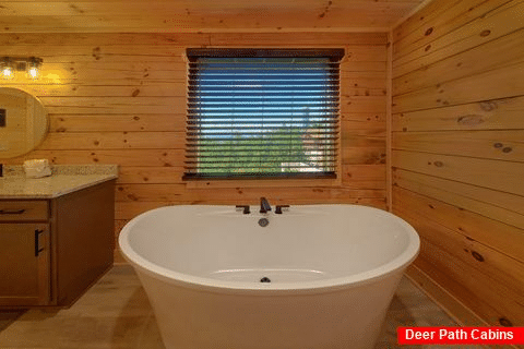 Master Bathroom with Large Soaking Tub - Savannah Smiles