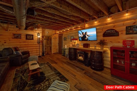 2 Bedroom Cabin Sleep 8 With Large TV Room - Boot Camp Lodge