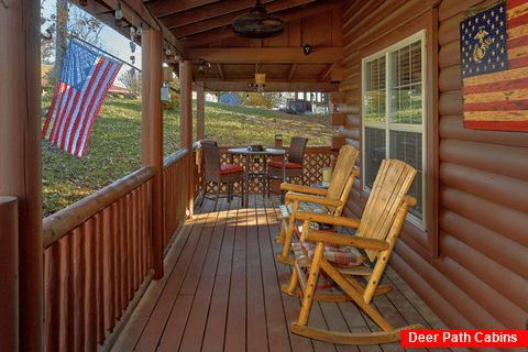 2 Bedroom with Covered Decks Sleeps 8 - Boot Camp Lodge