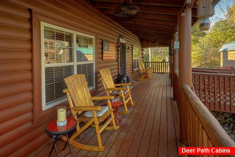 2 Bedroom with Covered Decks Sleeps 8 - Boot Camp Lodge