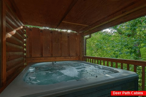 Honeymoon Cabin with Hot Tub and Jacuzzi Tub - Cherokee Nights