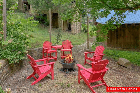 2 Bedroom Sevierville Cabin with Fire Pit - Hillside Dreams