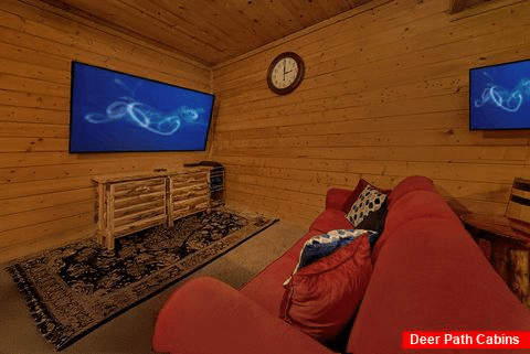 2 Bedroom Cabin with Game Room - Hillside Dreams