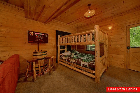 Sevierville 2 Bedroom with Queen Bunk Bed - Hillside Dreams