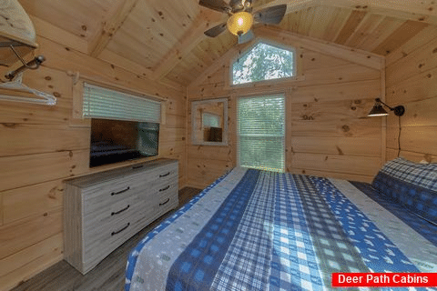 1 bedroom Honeymoon cabin with King Bed - Baby Bear