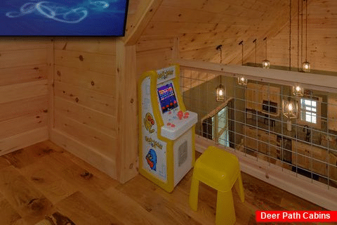 3 Bedroom Cabin with Kids Arcade - Whispering Whiskey