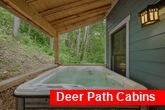 Smoky Mountain 3 Bedroom Cabin with Hot Tub