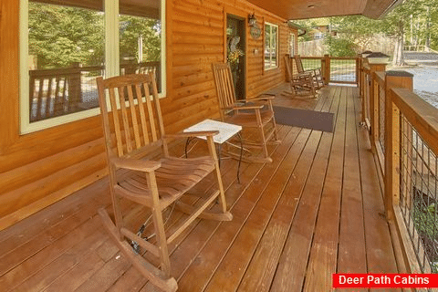 2 bedroom cabin with rocking chairs and fire pit - Southern Magnolia