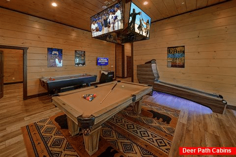 12 bedroom luxury cabin rental with pool table - Hibernation Lodge