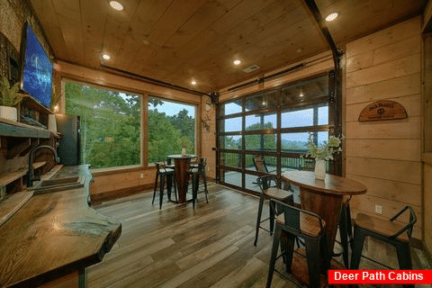 12 bedroom cabin with bar and fire pit - Hibernation Lodge