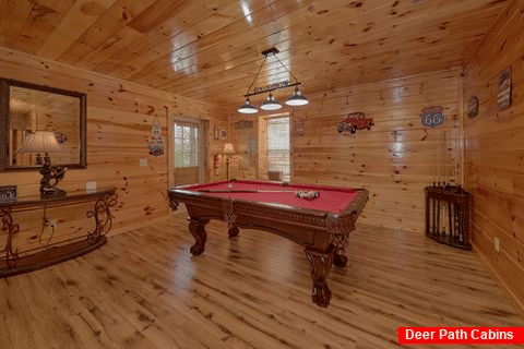 Pigeon Forge Overnight Rental with Pool Table - Kountry Haven