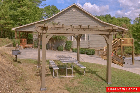 3 Bedroom with Pergola in Pigeon Forge - Kountry Haven