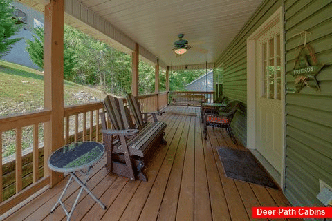 3 Bedroom with Porch Swing and Glider Sleeps 6 - Kountry Haven