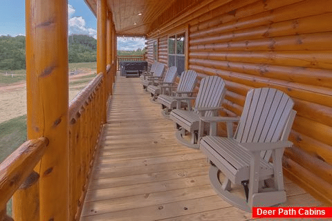 4 Bedroom Cabin in Pigeon Forge Sleeps 12 - Livin' the Dream