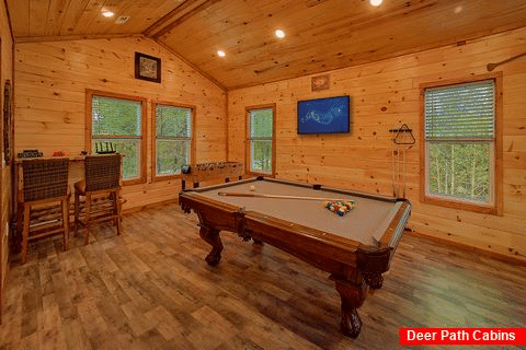 Spacious Game Room with Pool Table and Foosball - Relax I