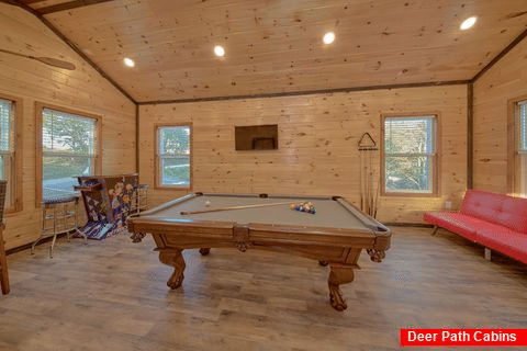 Spacious Game Room with Pool Table and Foosball - Relax II