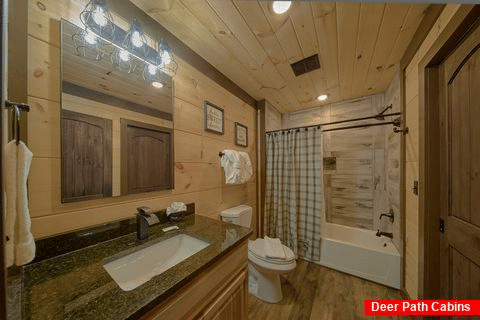 Master Bathroom with Tub / Shower Combo - Cubbs Dream Paradise