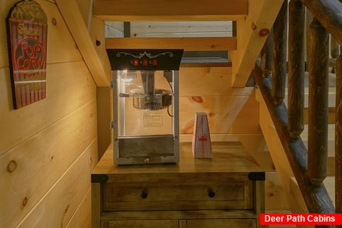 Luxury Cabin with Popcorn Machine - Cubbs Dream Paradise