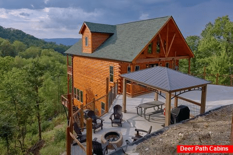 Sevierville Cabin with Fire Pit with Pavilion - Cubbs Dream Paradise